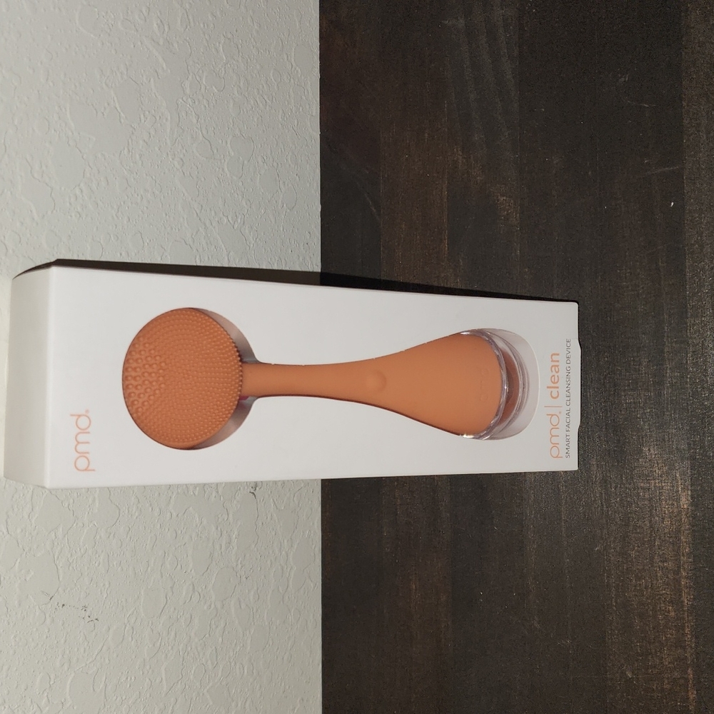 BRAND NEW PMD Clean cleansing device. - Picture 2 of 5